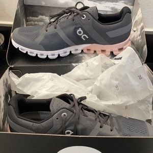 Women’s Cloudflow running shoes